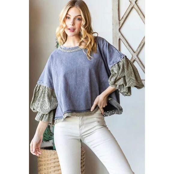 Oli and hali Tops - Oli Hali Lace Sleeve Top Boho Oversized Crochet Balloon Sleeve L romantic